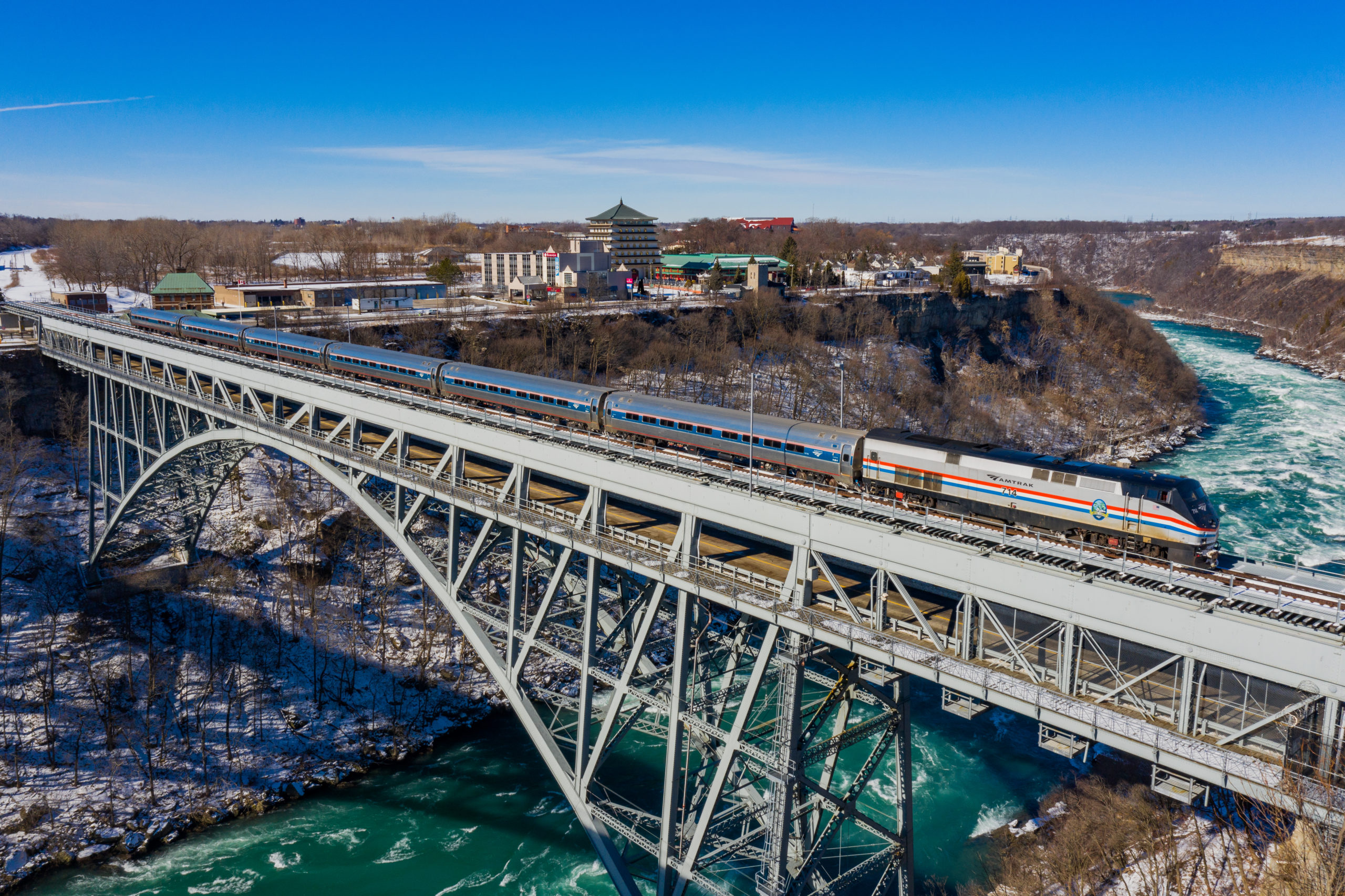 amtrak maple leaf train journey from niagara falls to new york