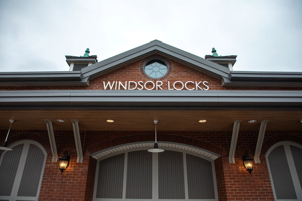 Amtrak Joins Gov. Lamont, Connecticut DOT for Windsor Locks Train ...